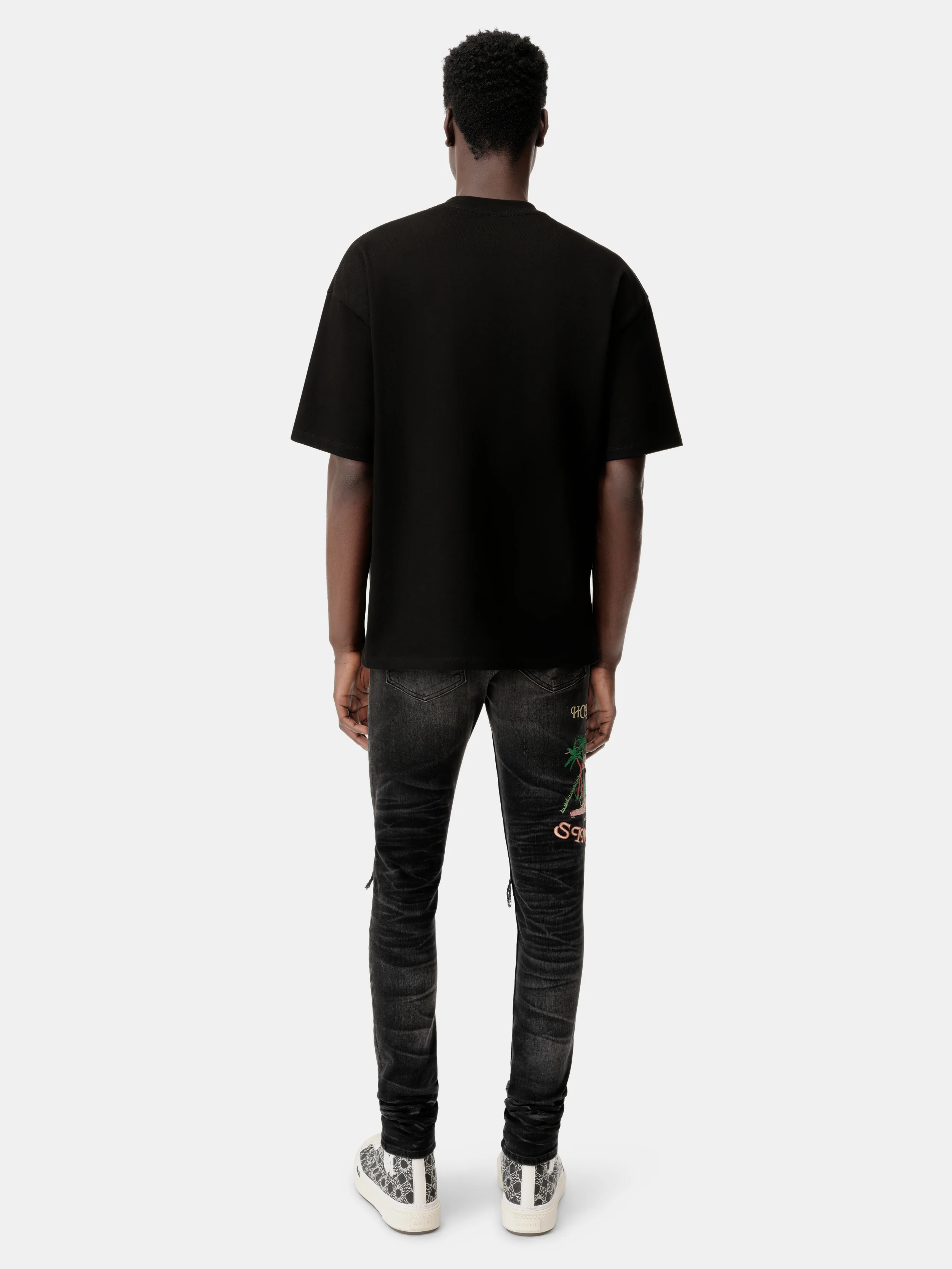 AMIRI SCRIPT SKATER TEE - Black - Image 4