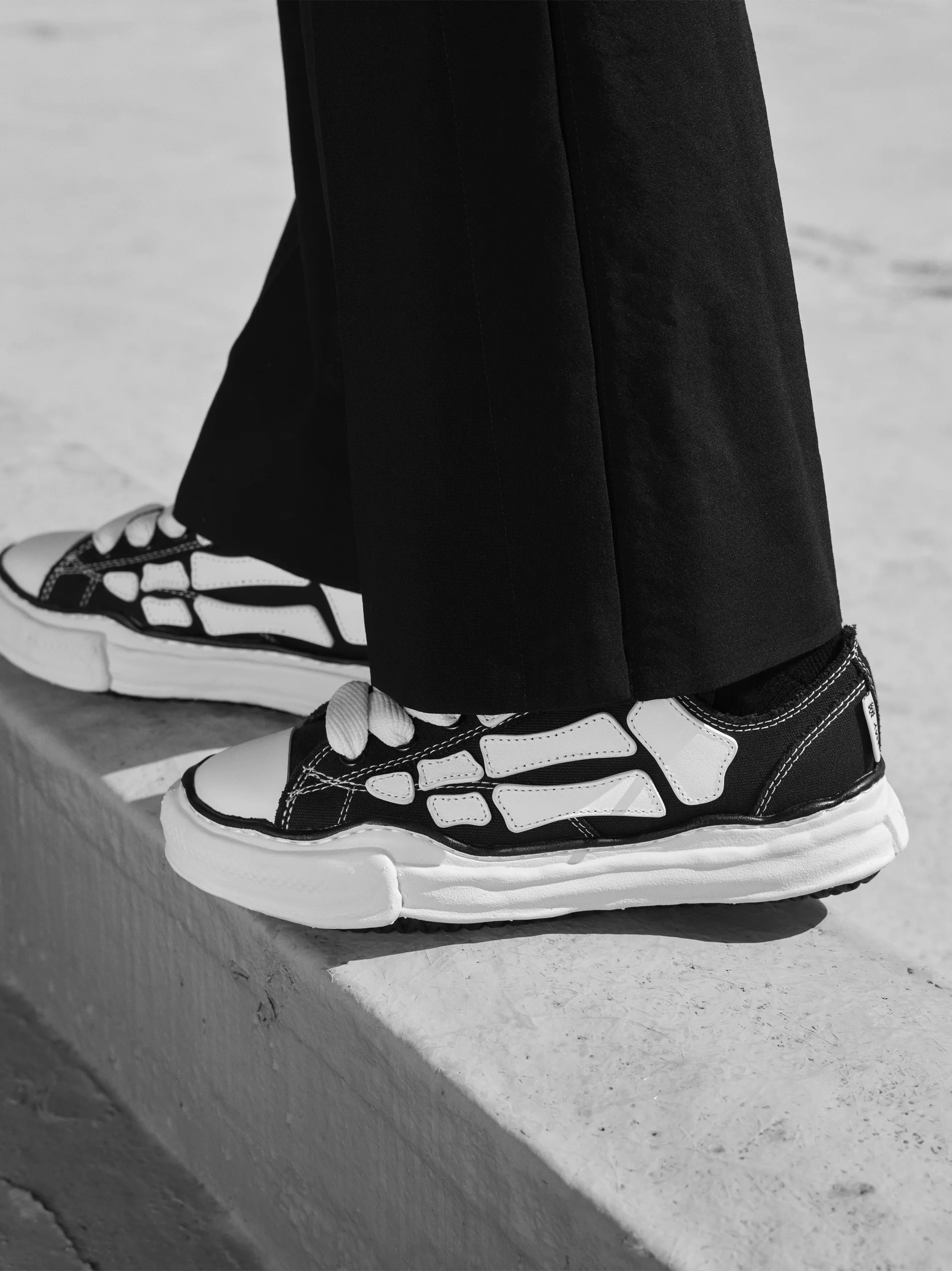 MMY BONES SNEAKER - BLACK - Image 5