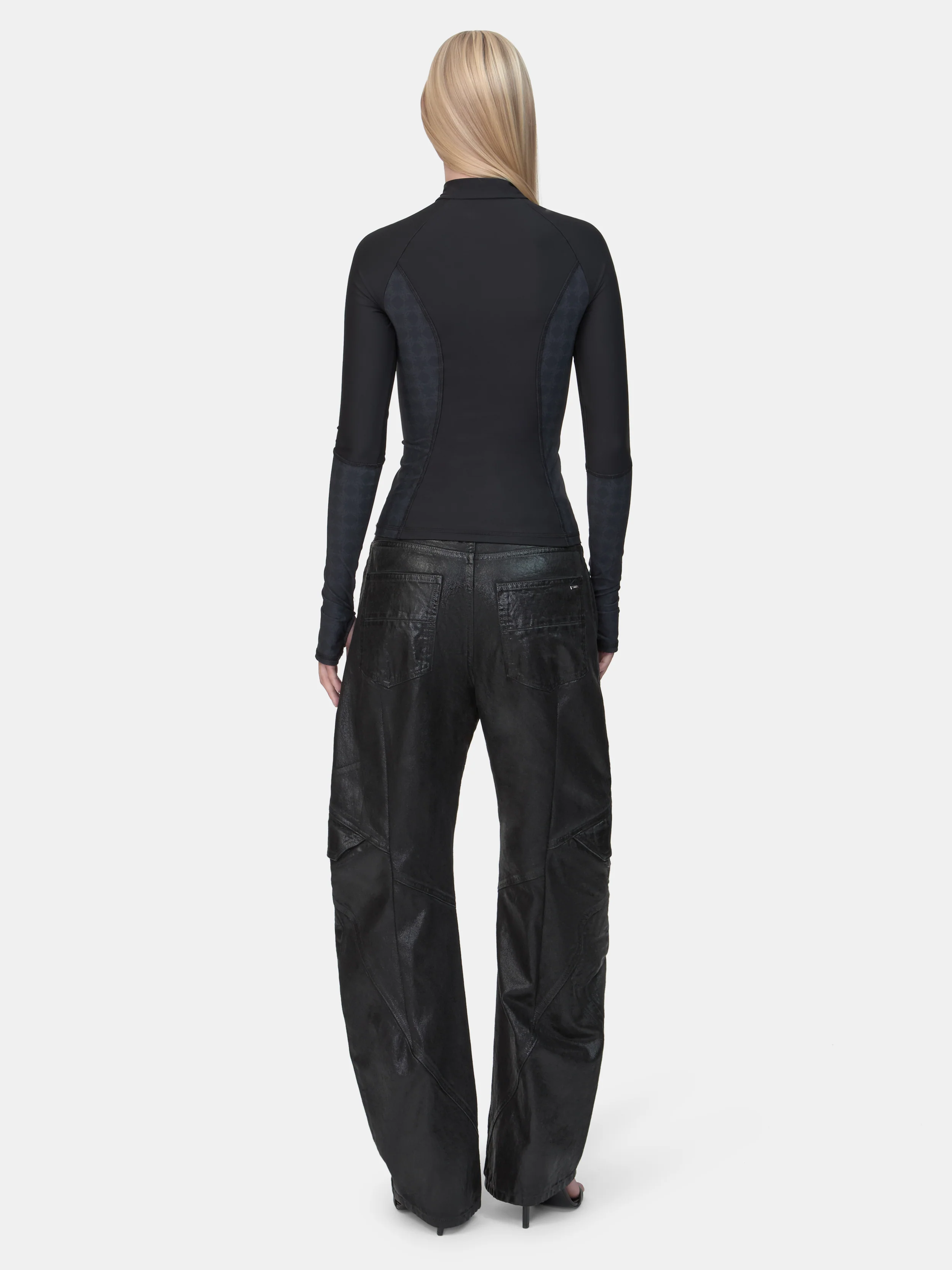 WOMEN - WOMEN'S MA QUAD LONG SLEEVE ZIP TOP - Black - Image 4